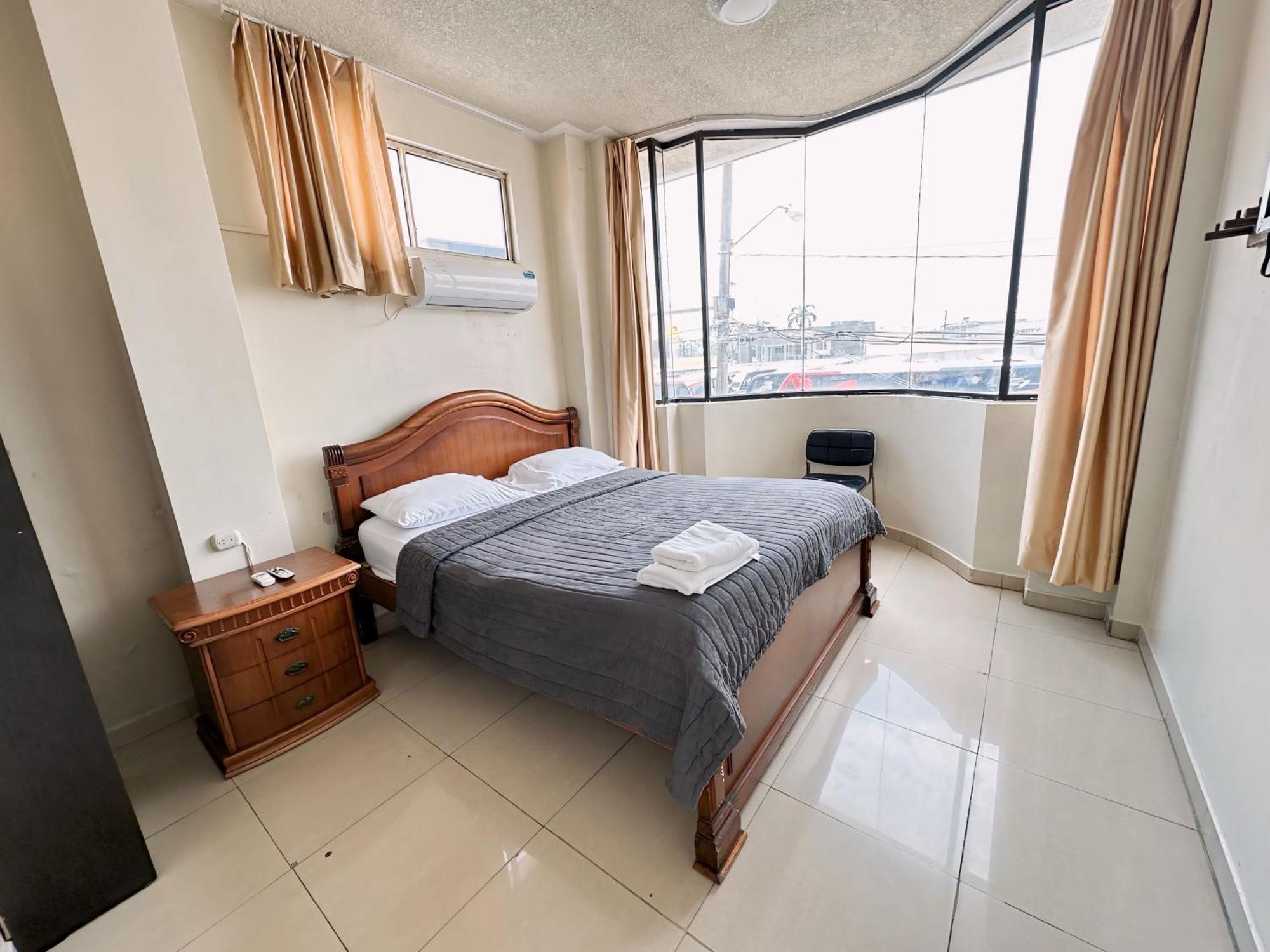 Hostal Posada Del Sol Guayaquil Esterno foto