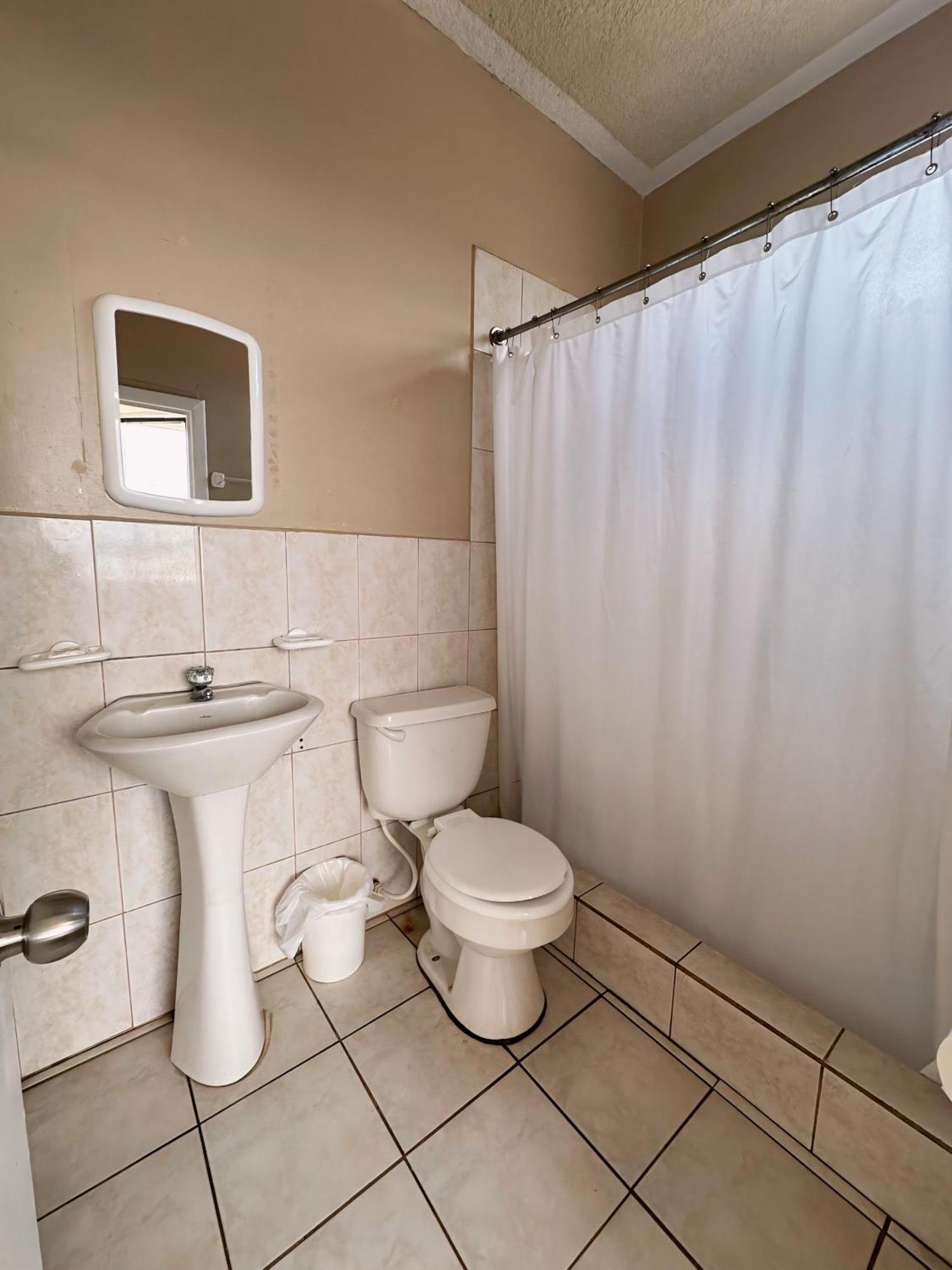 Hostal Posada Del Sol Guayaquil Esterno foto