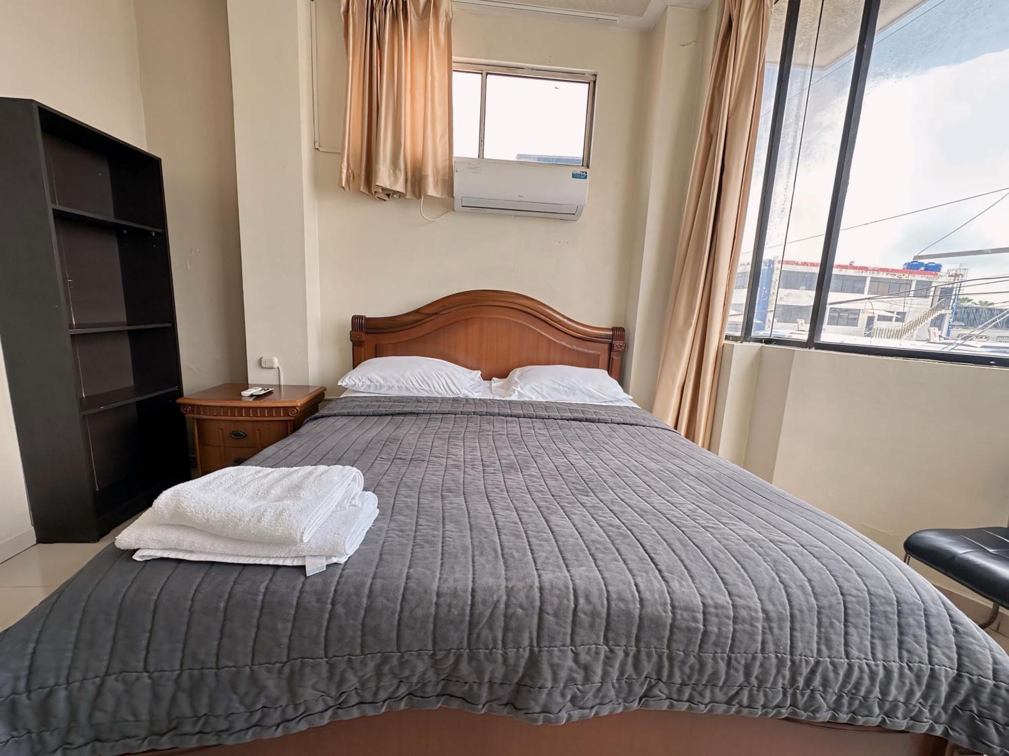 Hostal Posada Del Sol Guayaquil Esterno foto