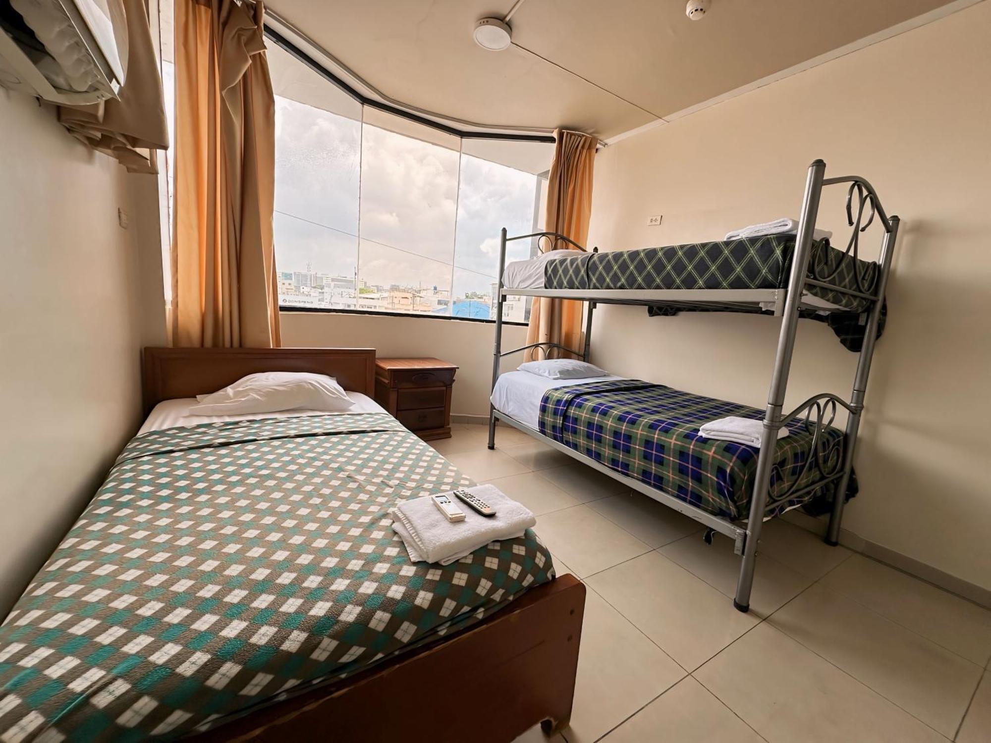 Hostal Posada Del Sol Guayaquil Esterno foto
