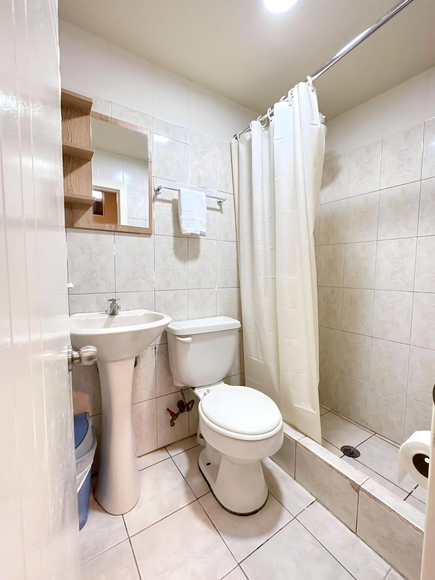 Hostal Posada Del Sol Guayaquil Esterno foto